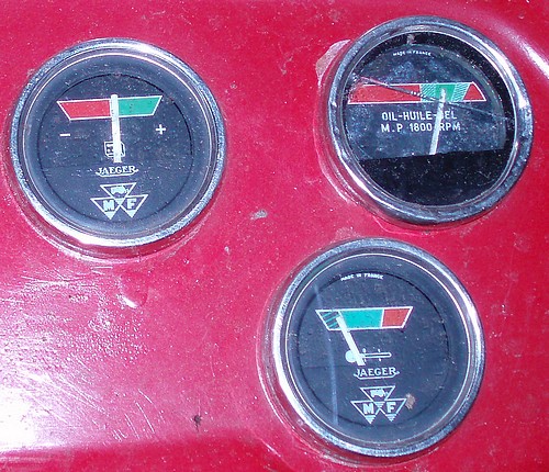 Multi Power druk meter op MF 152 detail